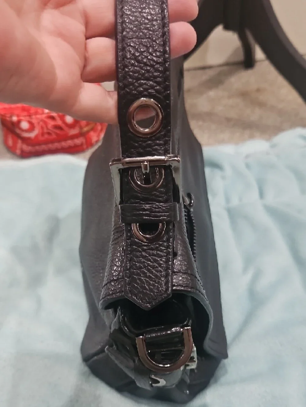 compact black
